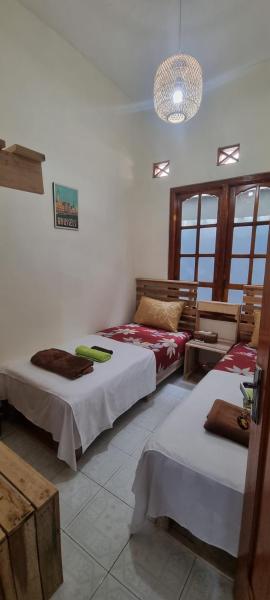 Taefoo Homestay - Brussels Room Free Wifi, Fan & Shared Baths Cool & Cozy